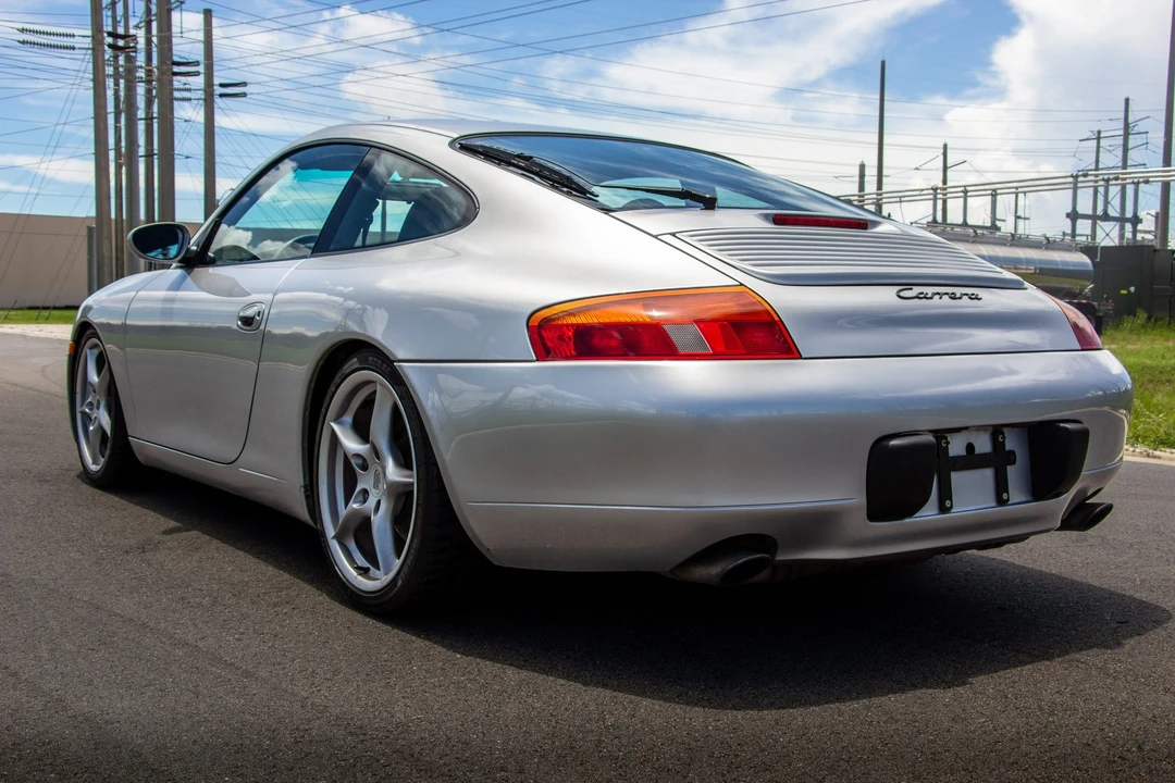 1999 Porsche 996 Carrera - Image 24 of 31