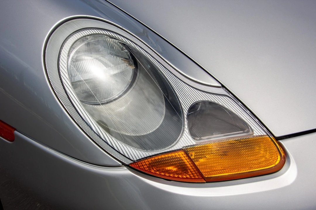 1999 Porsche 996 Carrera - Image 29 of 31