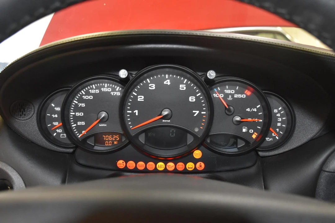 1999 Porsche 996 Carrera - Image 27 of 31