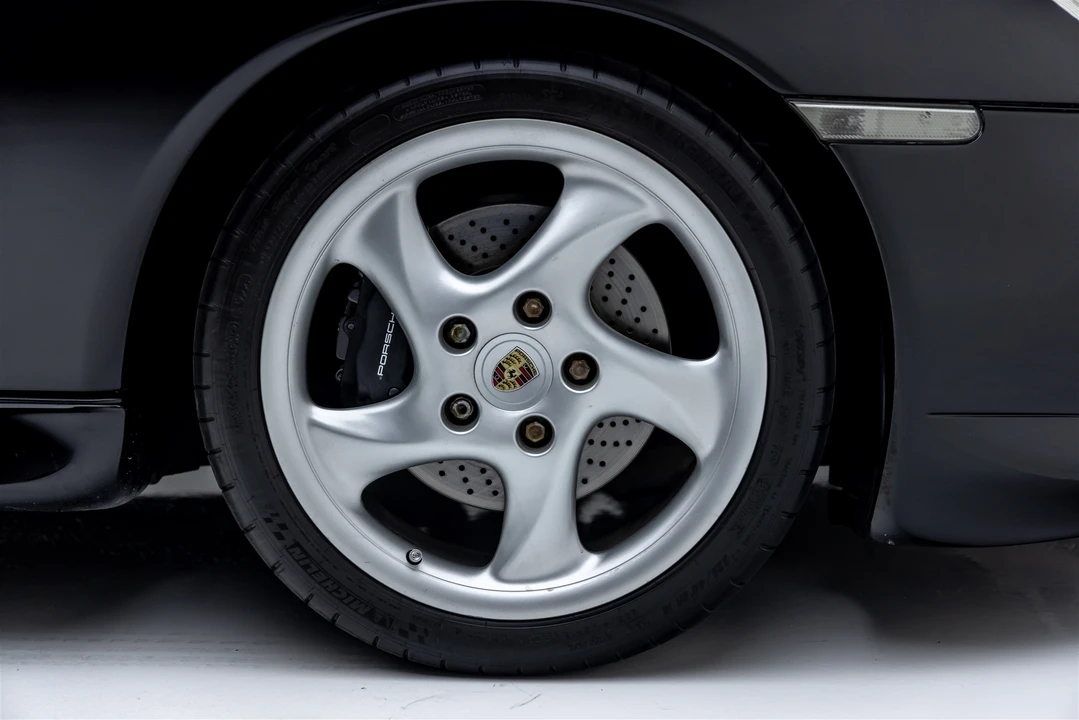 1999 Porsche 996 Carrera - Image 24 of 31