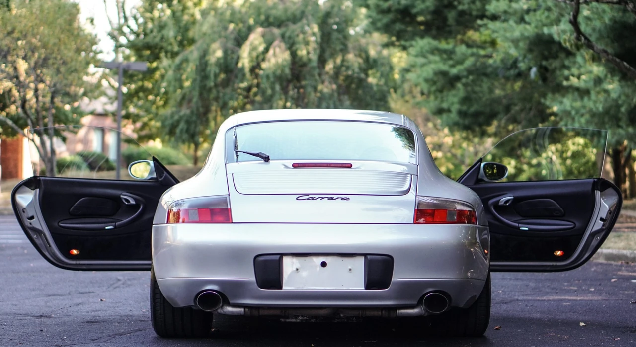 1999 Porsche 996 Carrera - Image 17 of 31