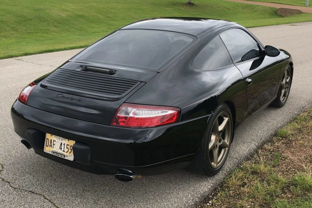 1999 Porsche 996 Carrera - Image 9 of 31