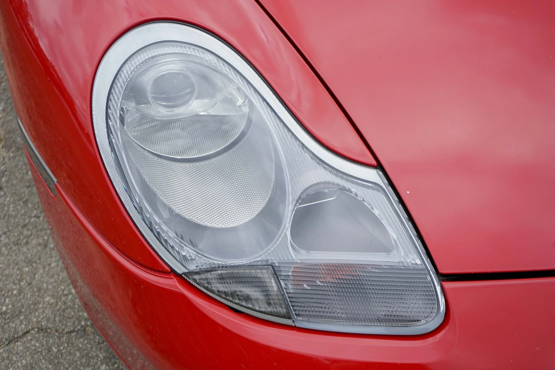 1999 Porsche 996 Carrera - Image 25 of 31