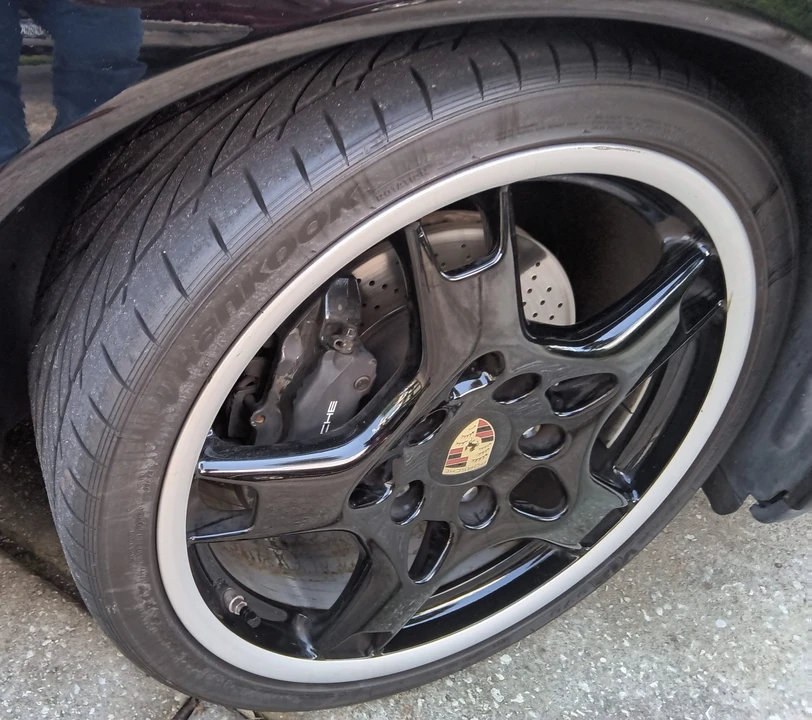 1999 Porsche 996 Carrera - Image 28 of 31