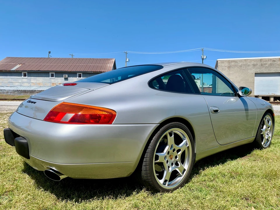 1999 Porsche 996 Carrera - Image 27 of 31