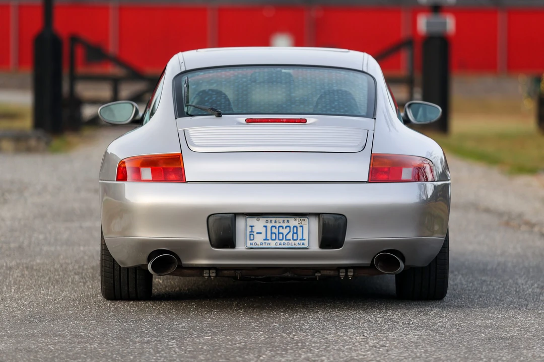 1999 Porsche 996 Carrera - Image 25 of 31