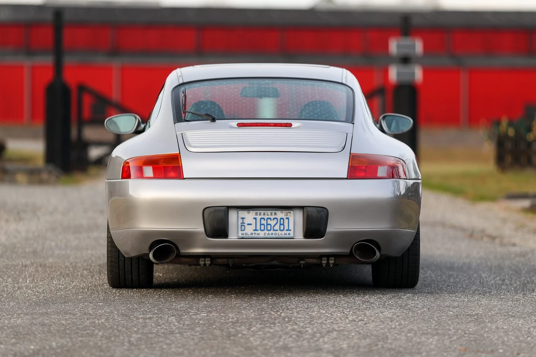 1999 Porsche 996 Carrera - Image 24 of 31