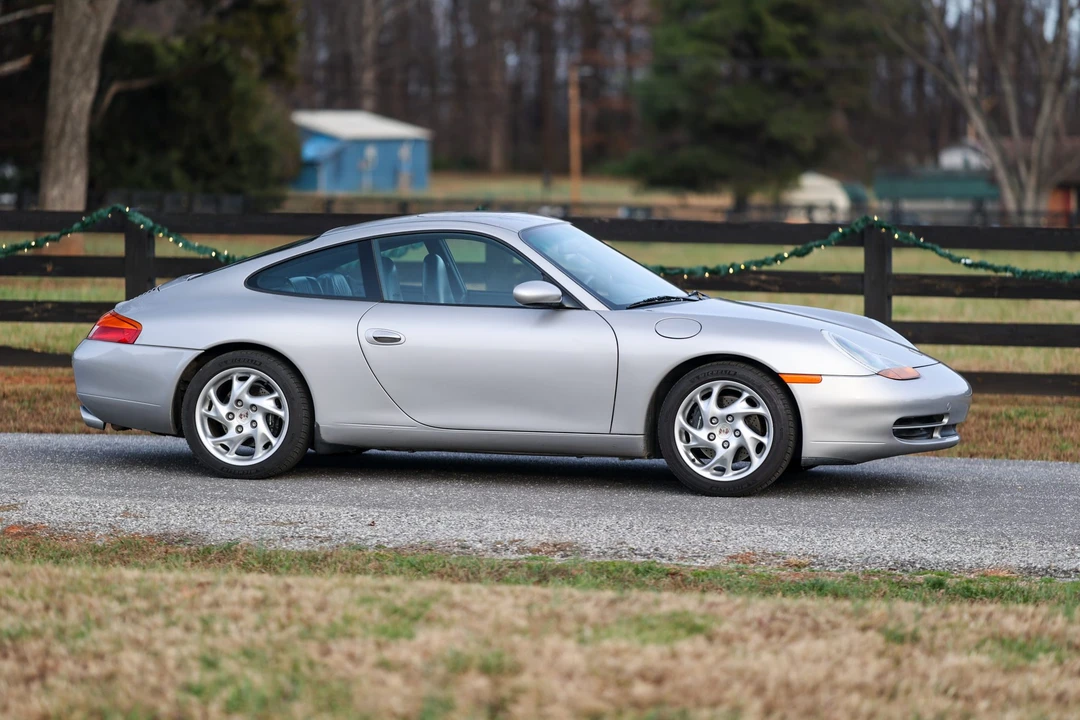 1999 Porsche 996 Carrera - Image 16 of 31