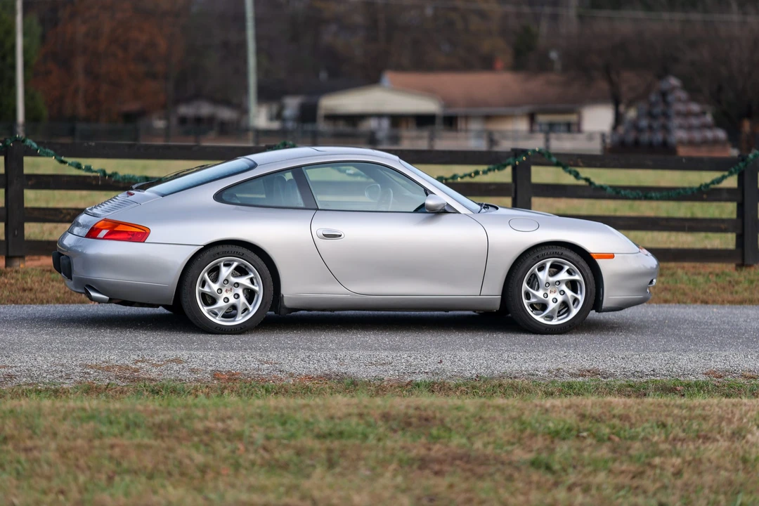 1999 Porsche 996 Carrera - Image 18 of 31