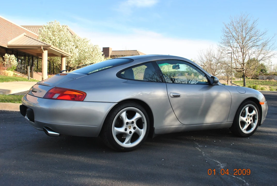 1999 Porsche 996 Carrera - Image 26 of 31