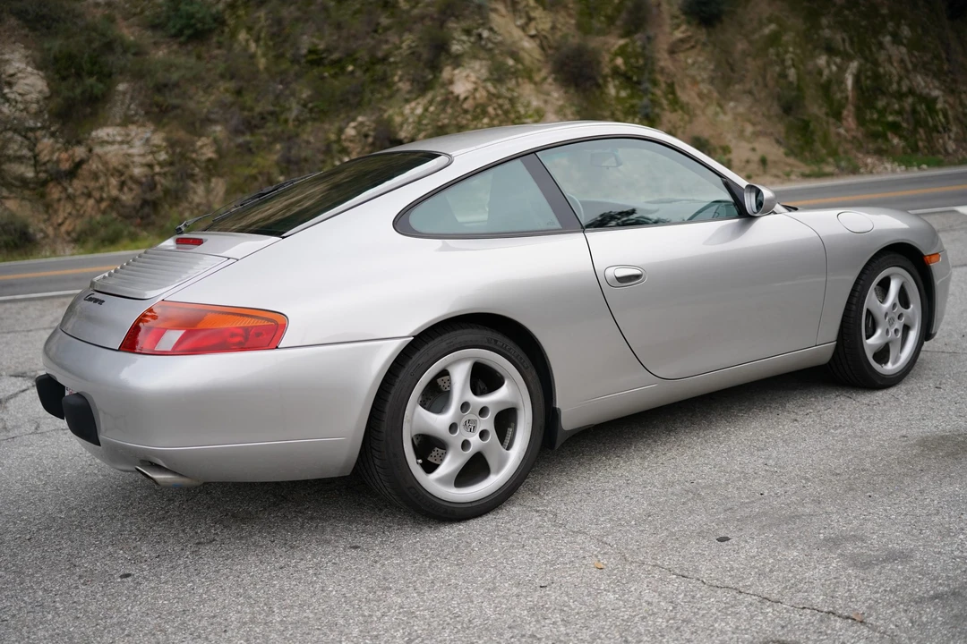 1999 Porsche 996 Carrera - Image 24 of 31