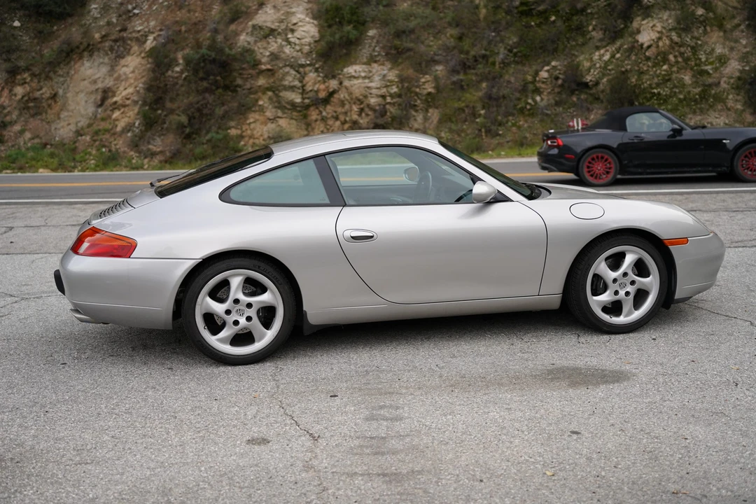 1999 Porsche 996 Carrera - Image 22 of 31