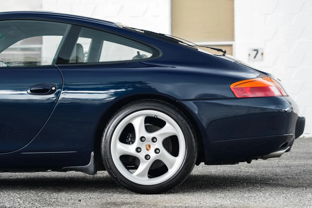 1999 Porsche 996 Carrera - Image 25 of 31