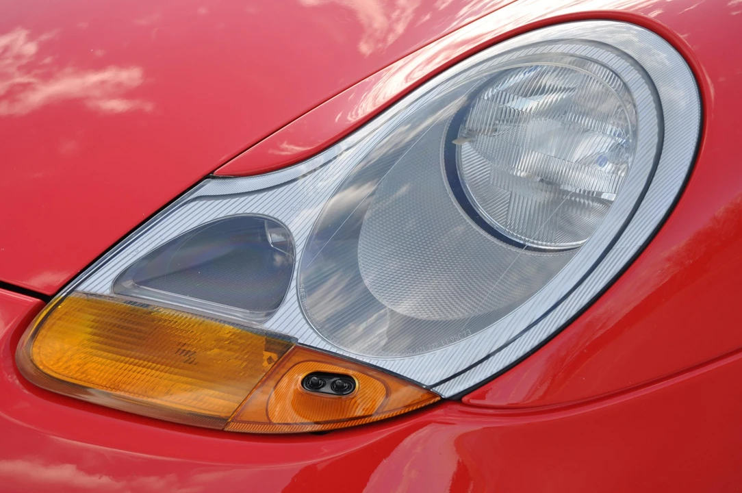 1999 Porsche 996 Carrera - Image 24 of 31