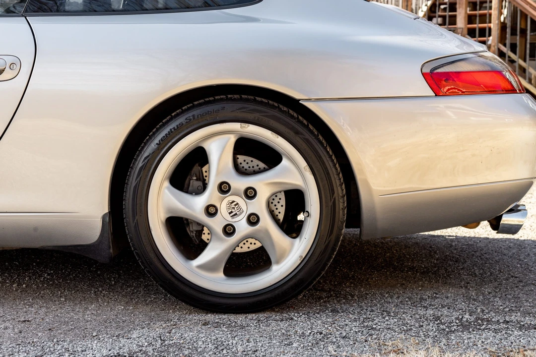 1999 Porsche 996 Carrera - Image 23 of 31