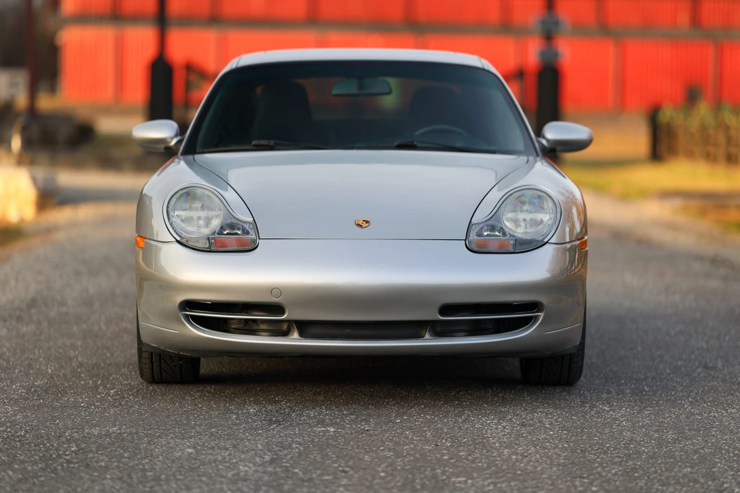 1999 Porsche 996 Carrera - Image 10 of 31