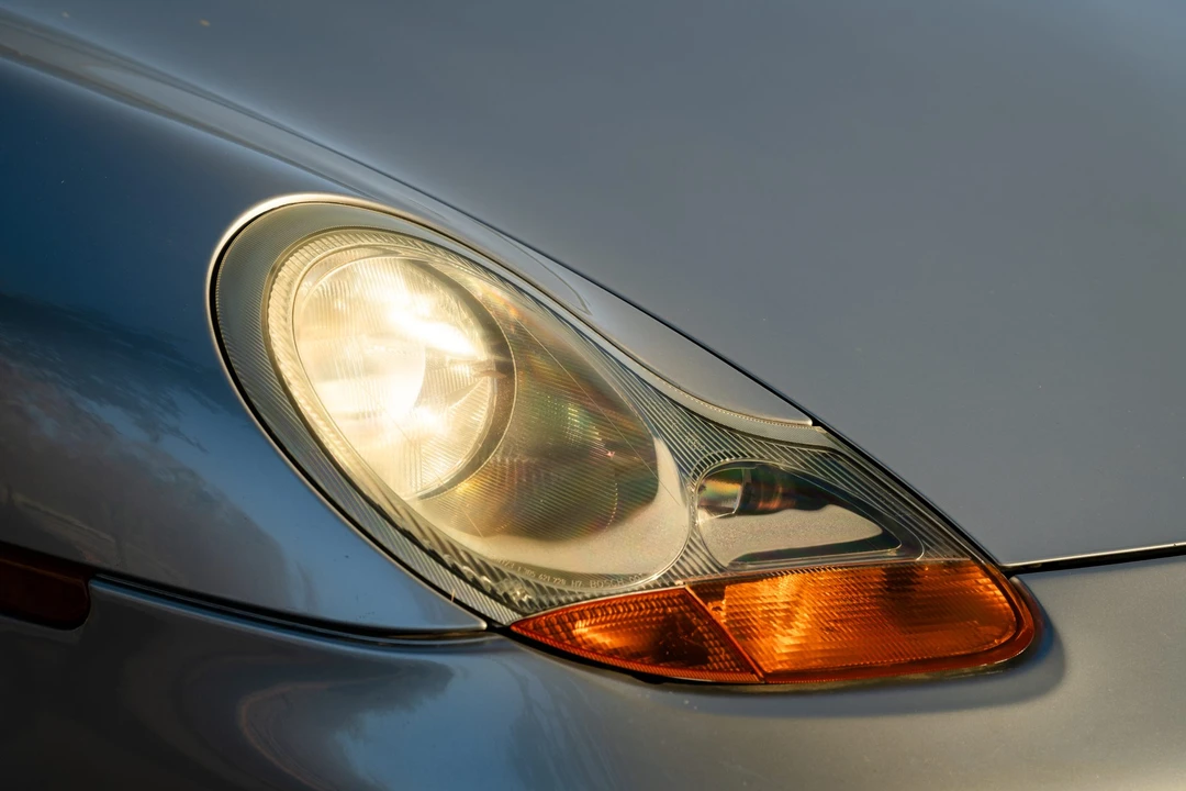 1999 Porsche 996 Carrera - Image 26 of 31