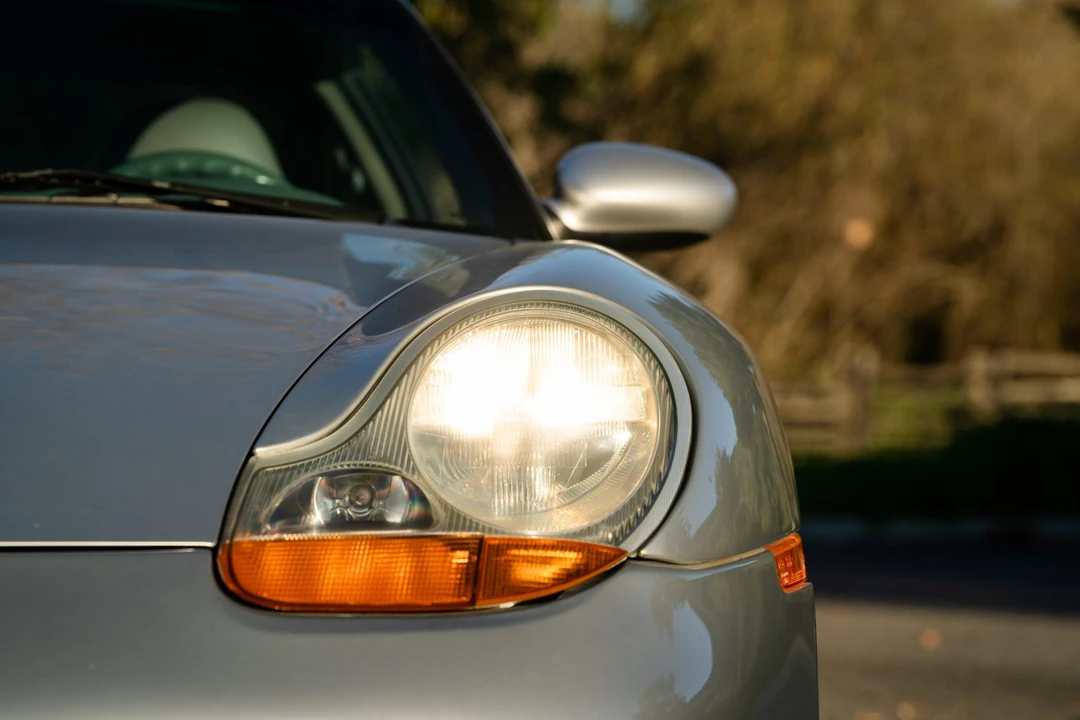 1999 Porsche 996 Carrera - Image 28 of 31