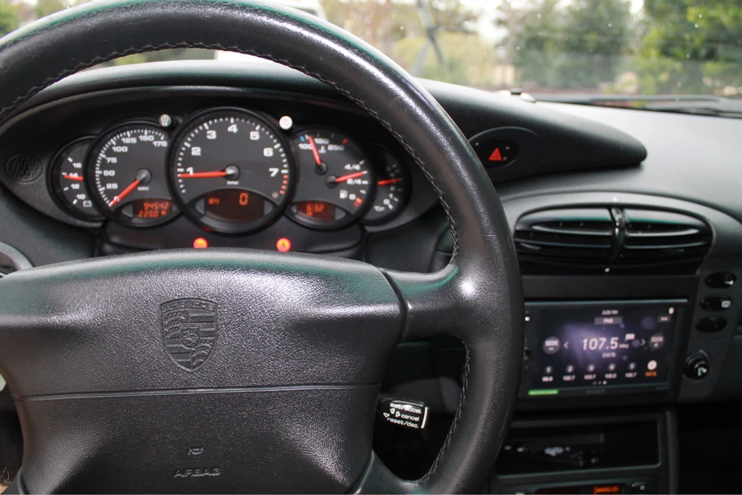 1999 Porsche 996 Carrera - Image 28 of 31