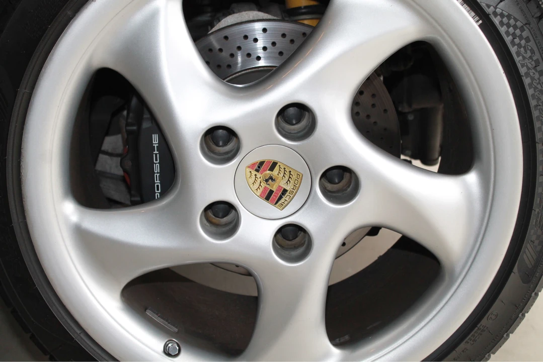 1999 Porsche 996 Carrera - Image 25 of 31