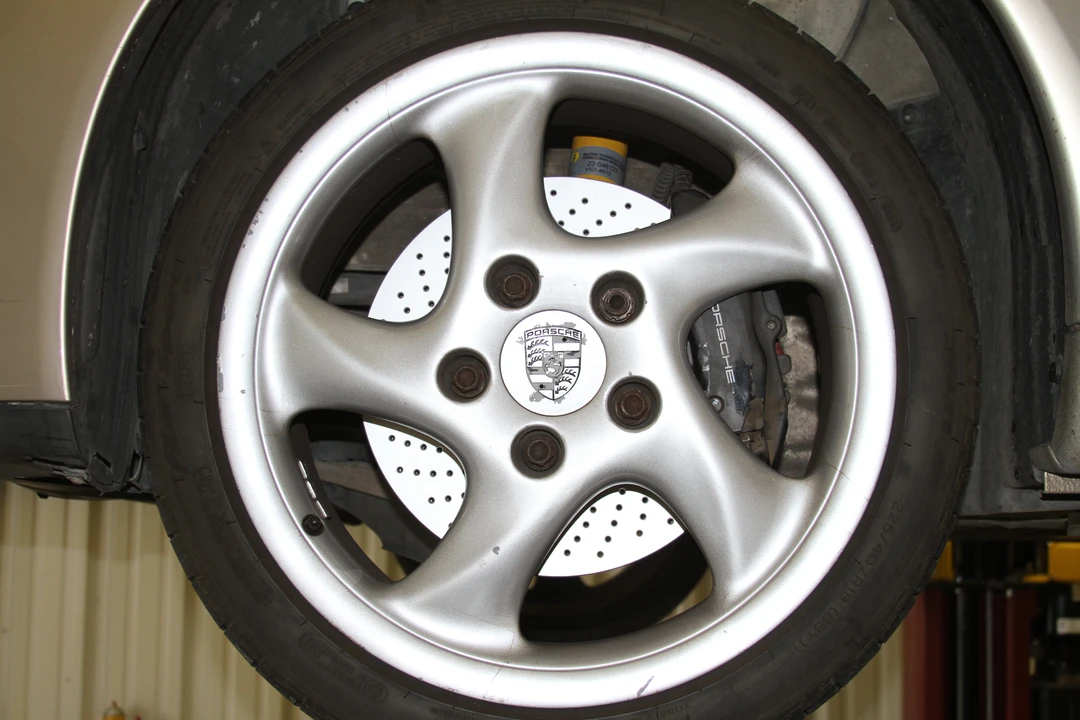 1999 Porsche 996 Carrera - Image 26 of 31