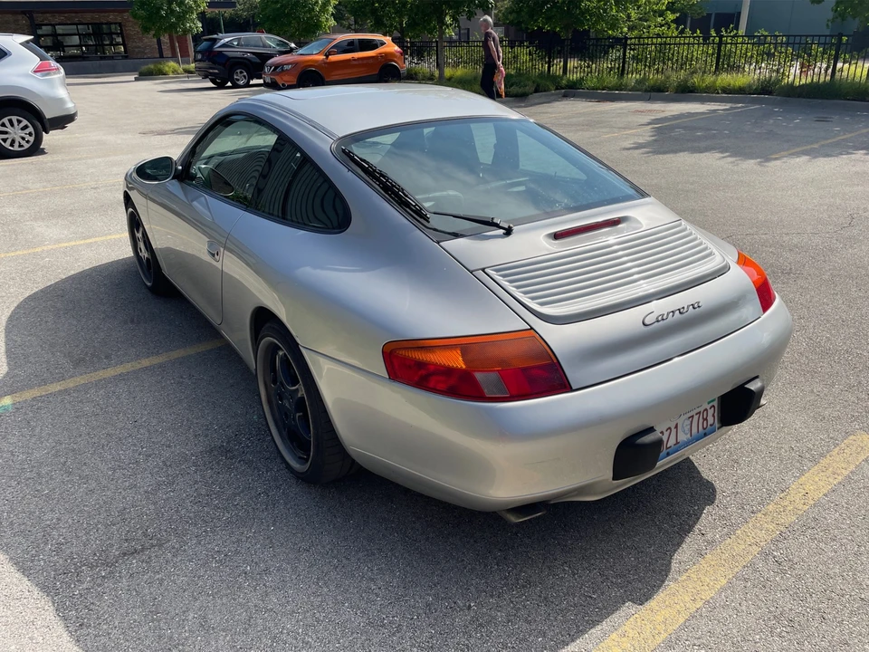 1999 Porsche 996 Carrera - Image 10 of 31