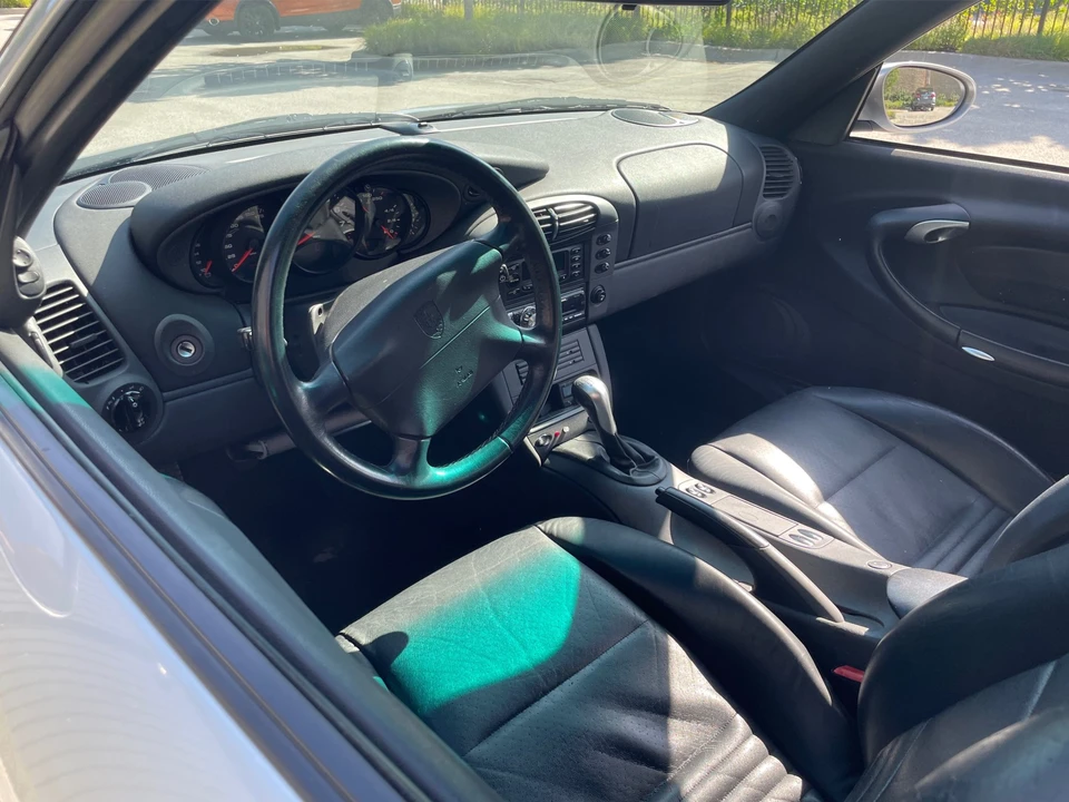 1999 Porsche 996 Carrera - Image 26 of 31