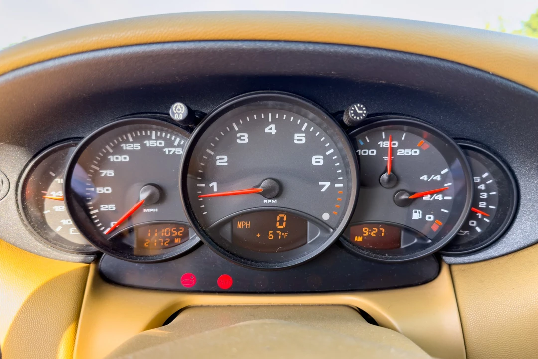 1999 Porsche 996 Carrera - Image 25 of 31