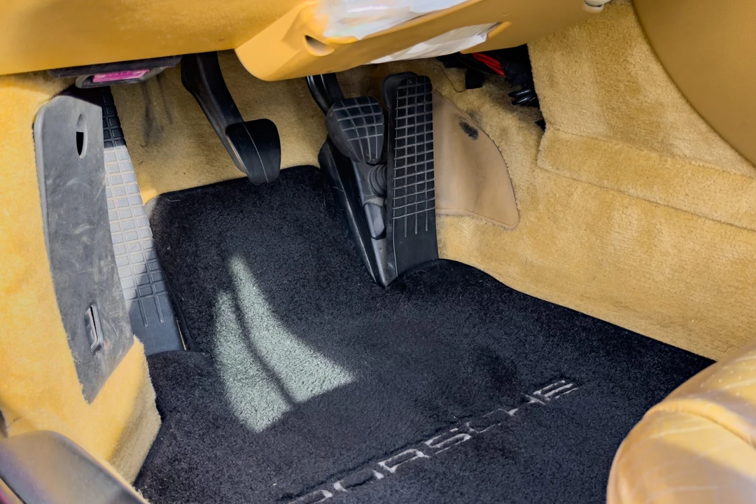1999 Porsche 996 Carrera - Image 21 of 31