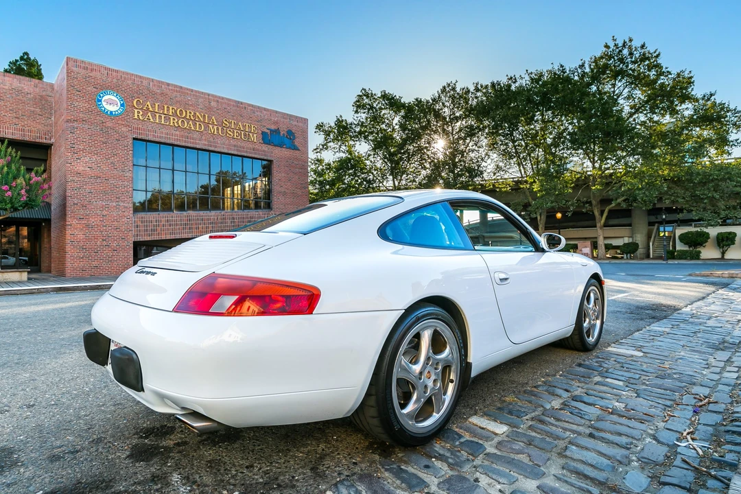1999 Porsche 996 Carrera - Image 11 of 31