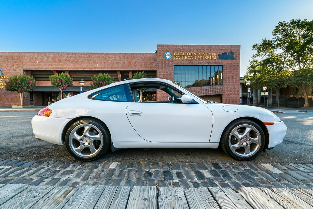 1999 Porsche 996 Carrera - Image 13 of 31