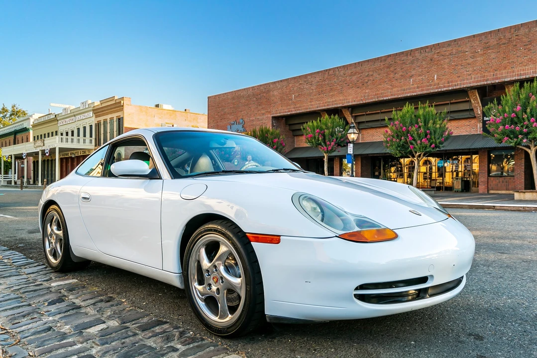 1999 Porsche 996 Carrera - Image 15 of 31