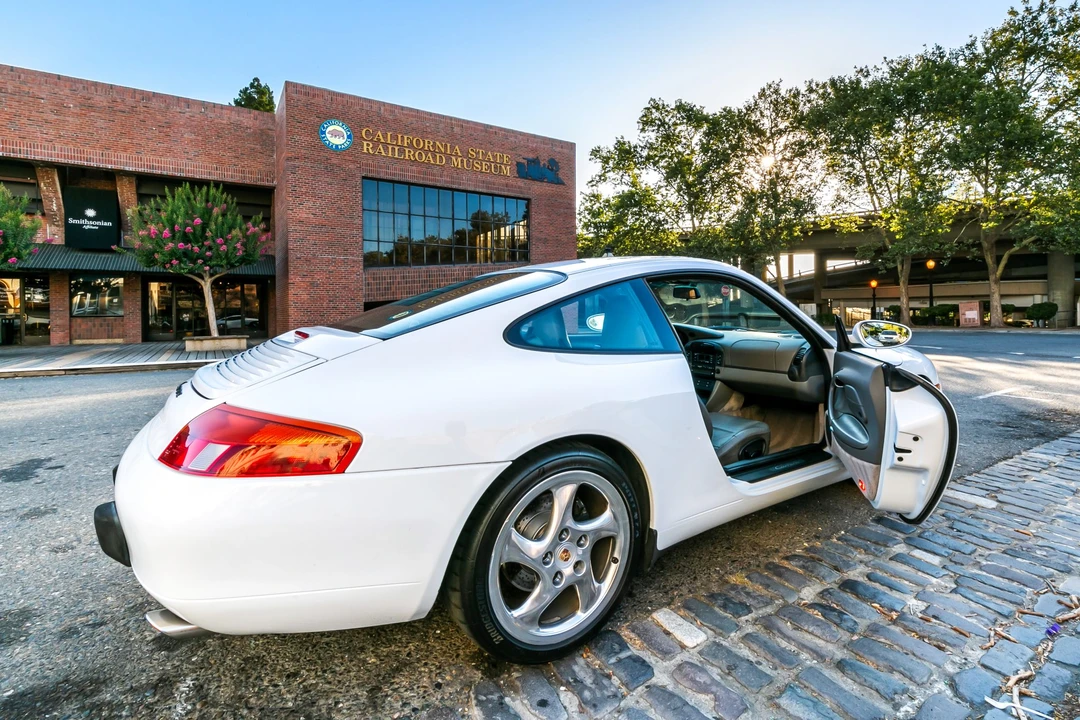 1999 Porsche 996 Carrera - Image 23 of 31