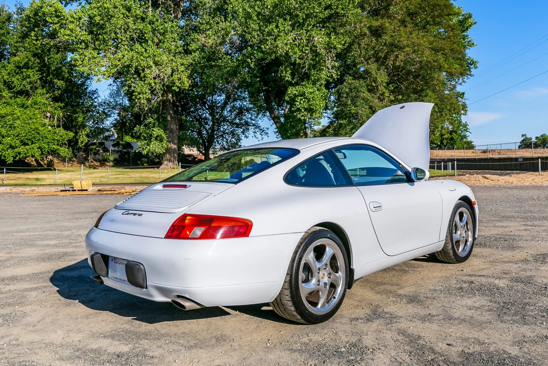 1999 Porsche 996 Carrera - Image 22 of 31