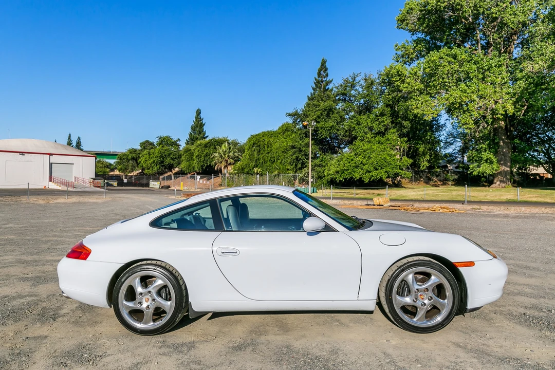 1999 Porsche 996 Carrera - Image 14 of 31