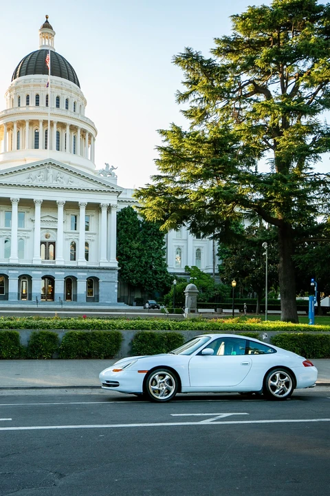 1999 Porsche 996 Carrera - Image 27 of 31
