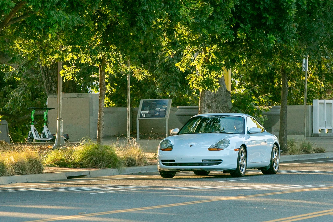 1999 Porsche 996 Carrera - Image 26 of 31