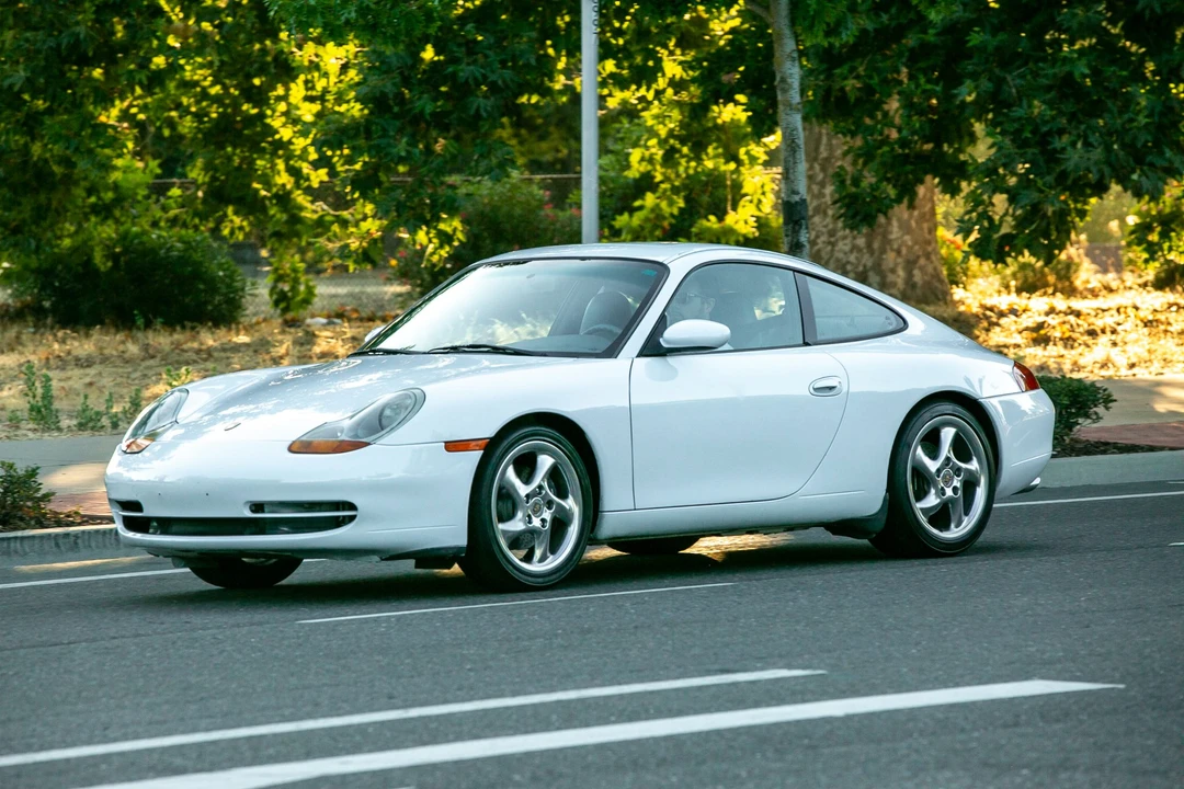 1999 Porsche 996 Carrera - Image 24 of 31