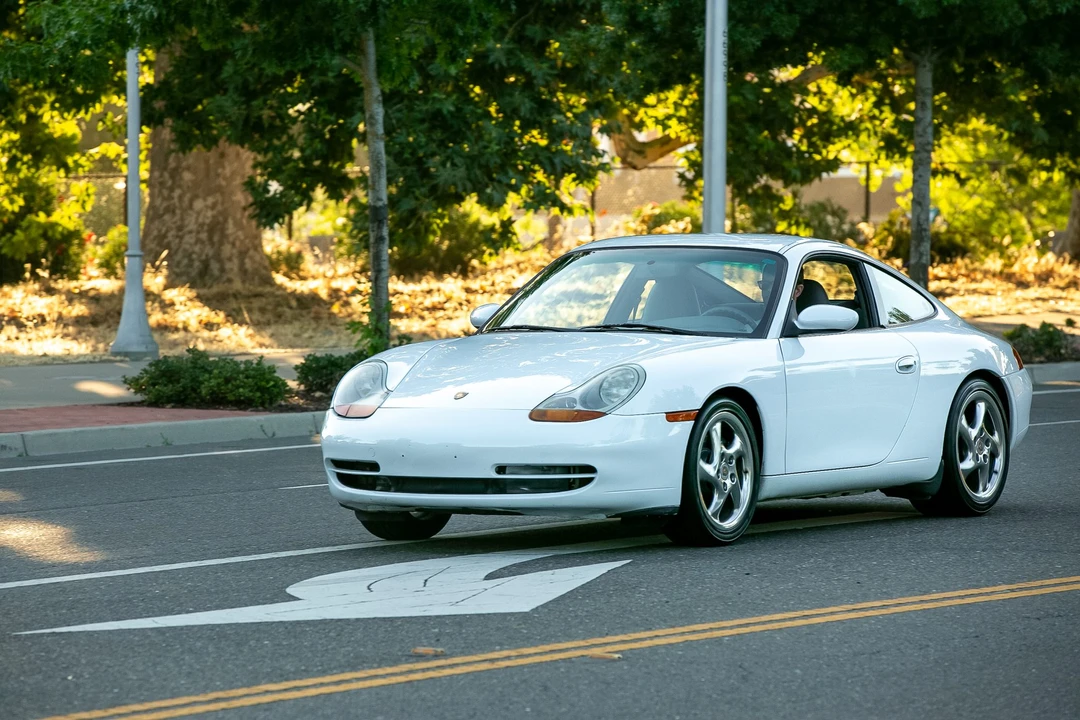 1999 Porsche 996 Carrera - Image 25 of 31