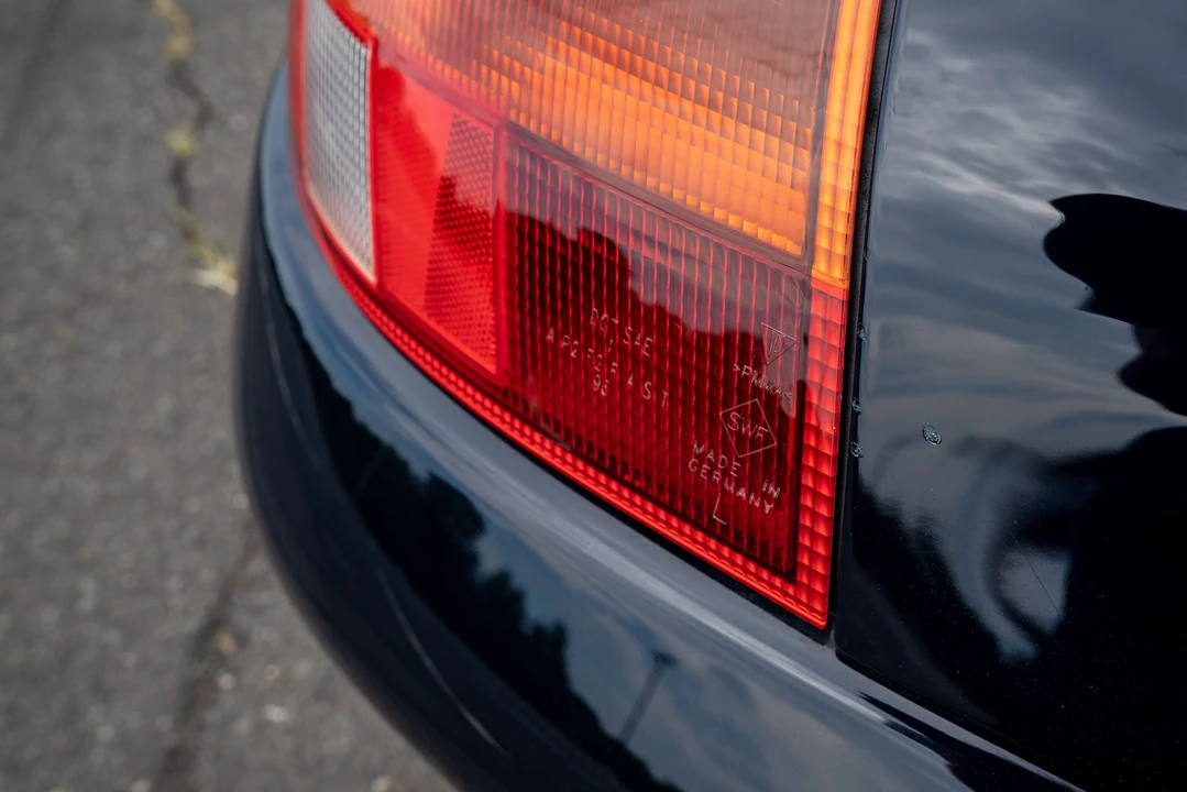 1999 Porsche 996 Carrera - Image 18 of 31