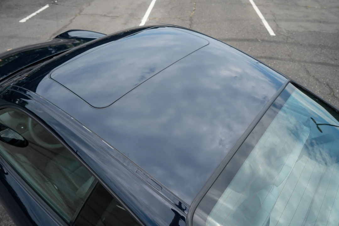 1999 Porsche 996 Carrera - Image 28 of 31