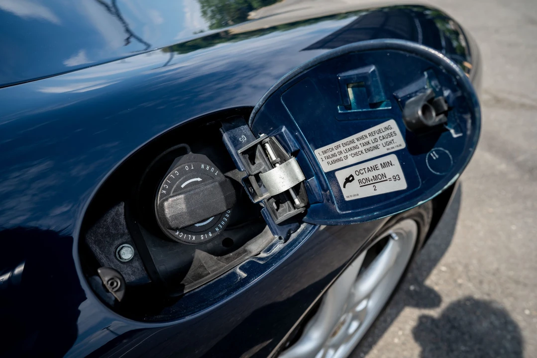 1999 Porsche 996 Carrera - Image 30 of 31