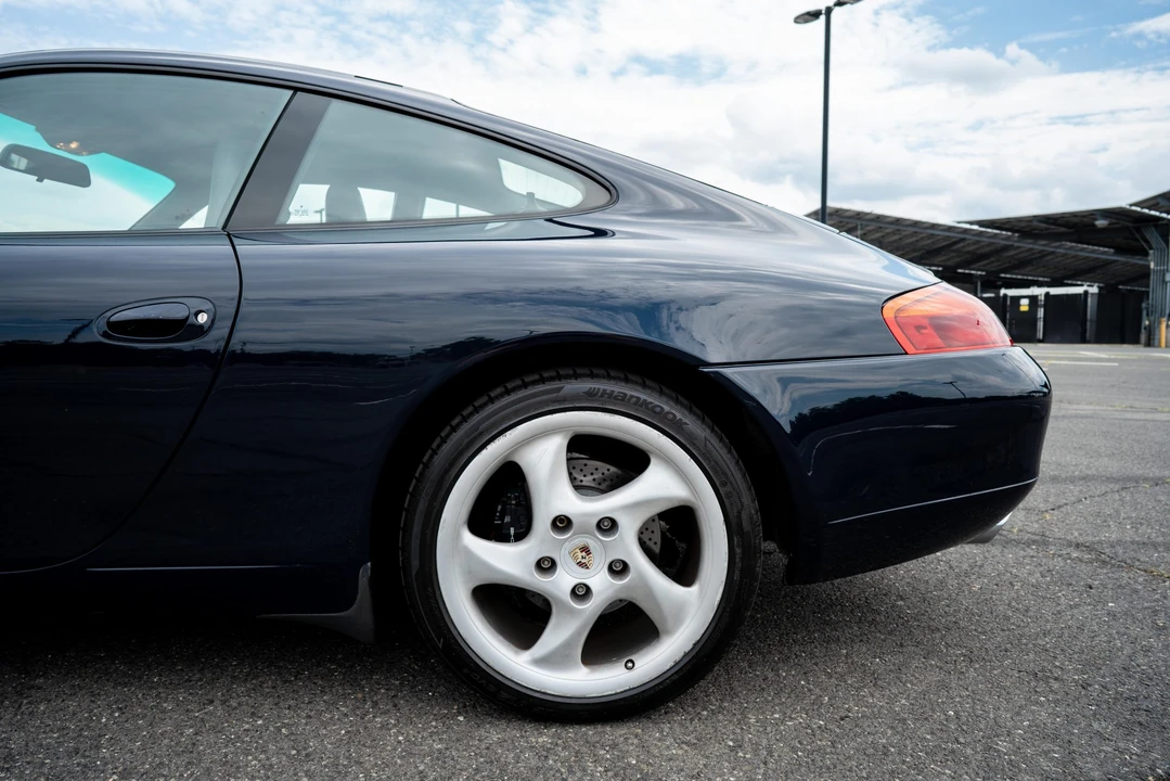 1999 Porsche 996 Carrera - Image 13 of 31