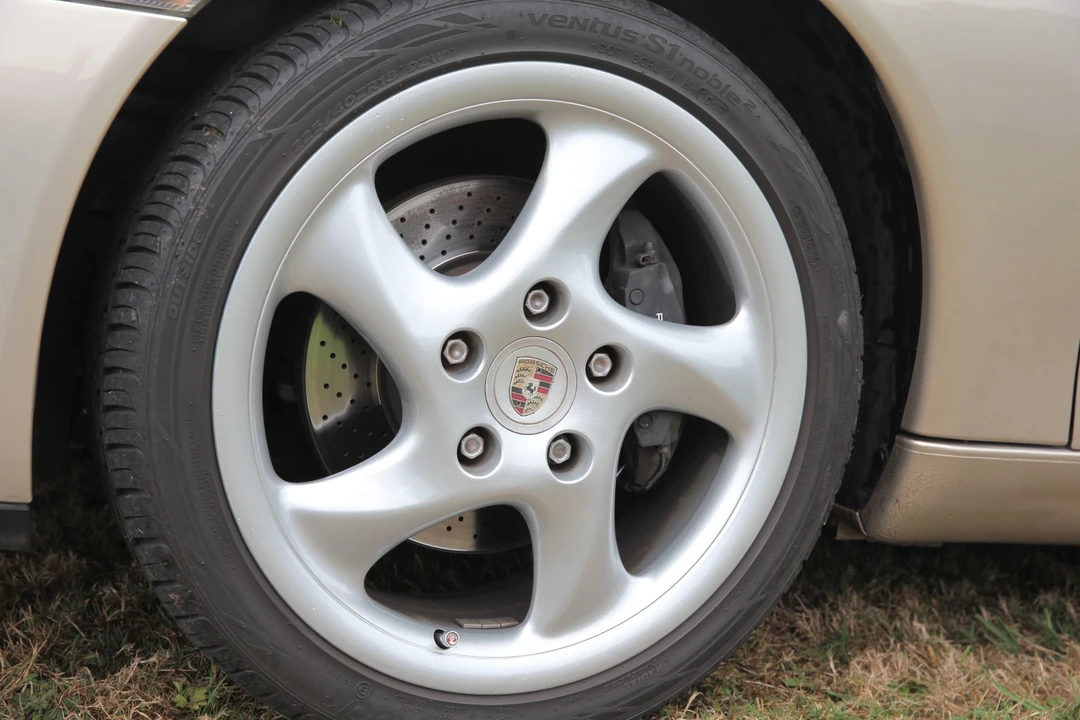 1999 Porsche 996 Carrera - Image 27 of 31