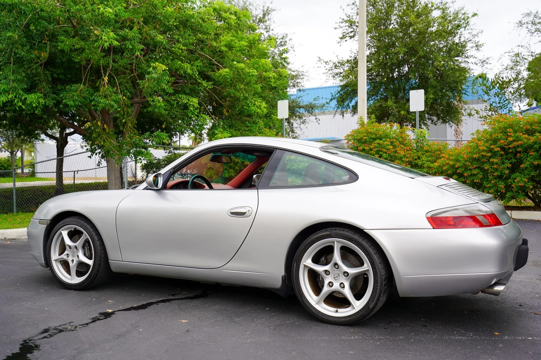 1999 Porsche 996 Carrera - Image 16 of 31