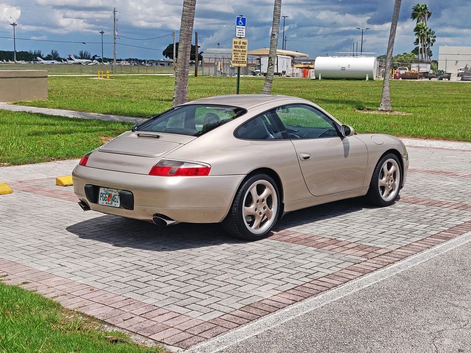 1999 Porsche 996 Carrera - Image 11 of 31