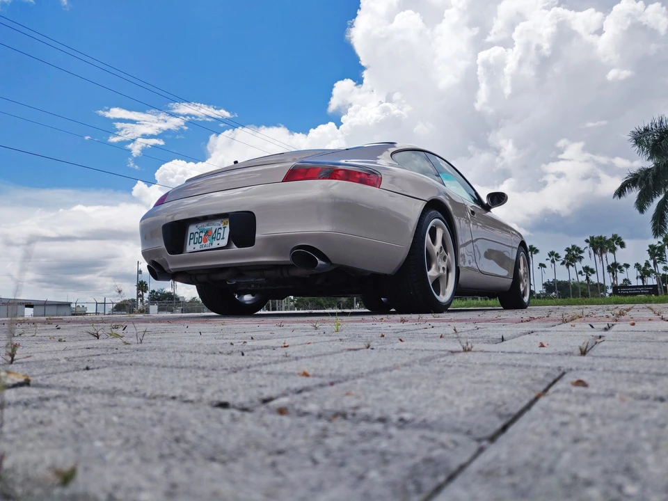 1999 Porsche 996 Carrera - Image 10 of 31