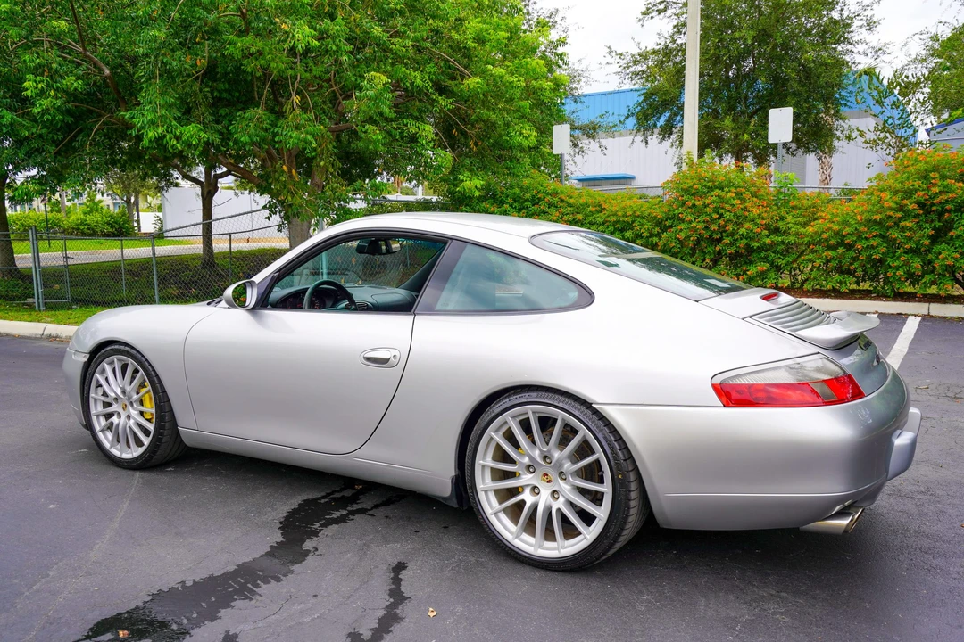 1999 Porsche 996 Carrera - Image 28 of 31