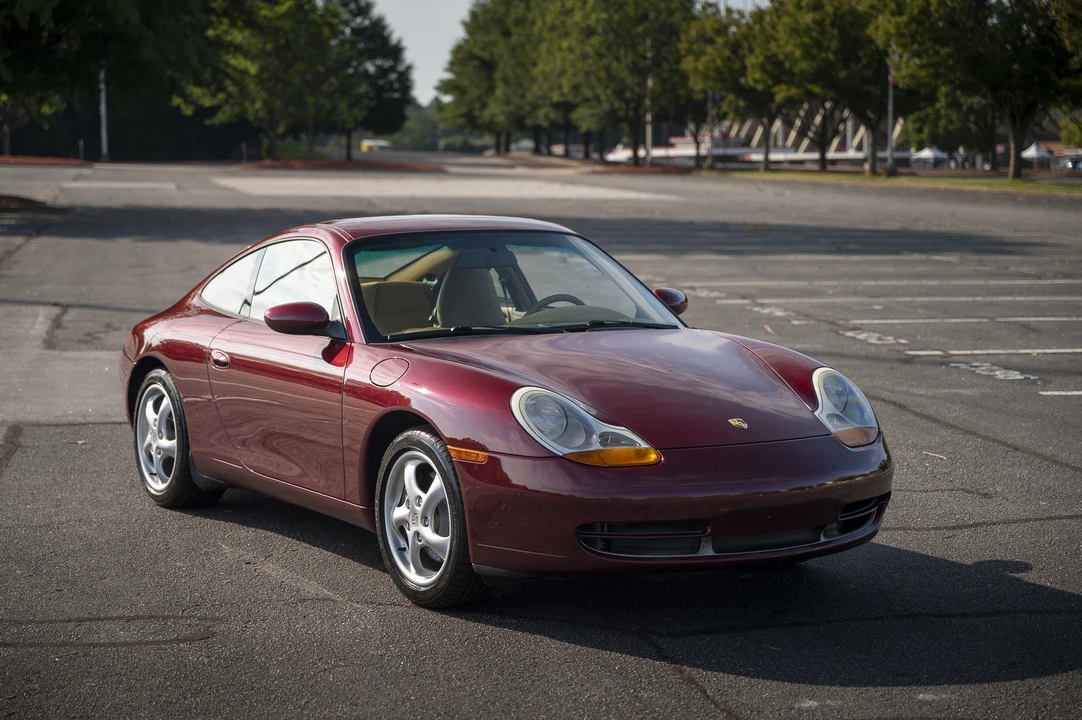1999 Porsche 996 Carrera - Image 11 of 31