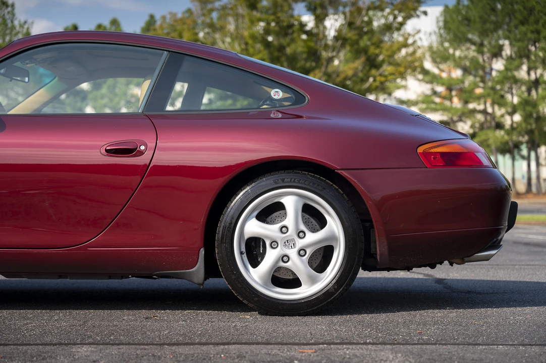 1999 Porsche 996 Carrera - Image 25 of 31